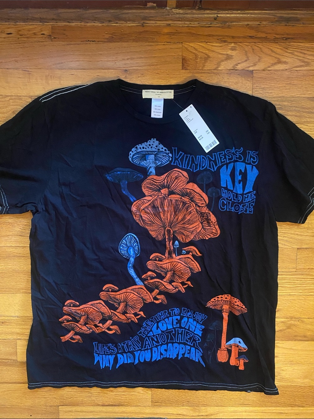 Urban Outfitters Graphic Mushroom Print Women’s T-Shirt